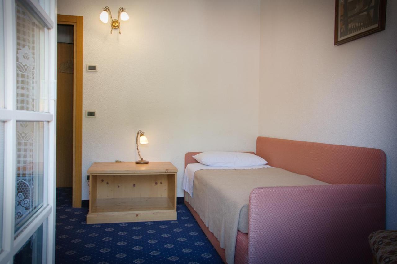 Hotel Nes Crepes Pozza di Fassa Zewnętrze zdjęcie