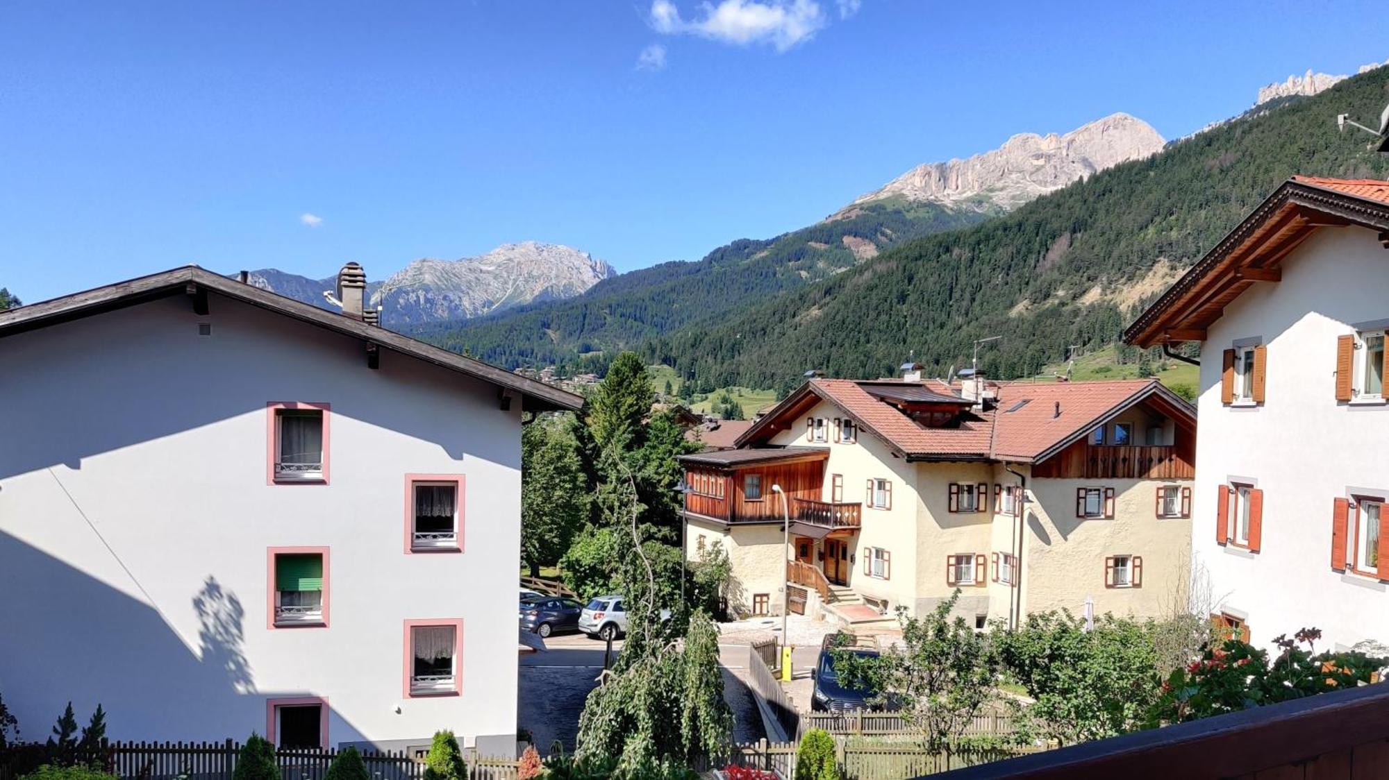 Hotel Nes Crepes Pozza di Fassa Zewnętrze zdjęcie
