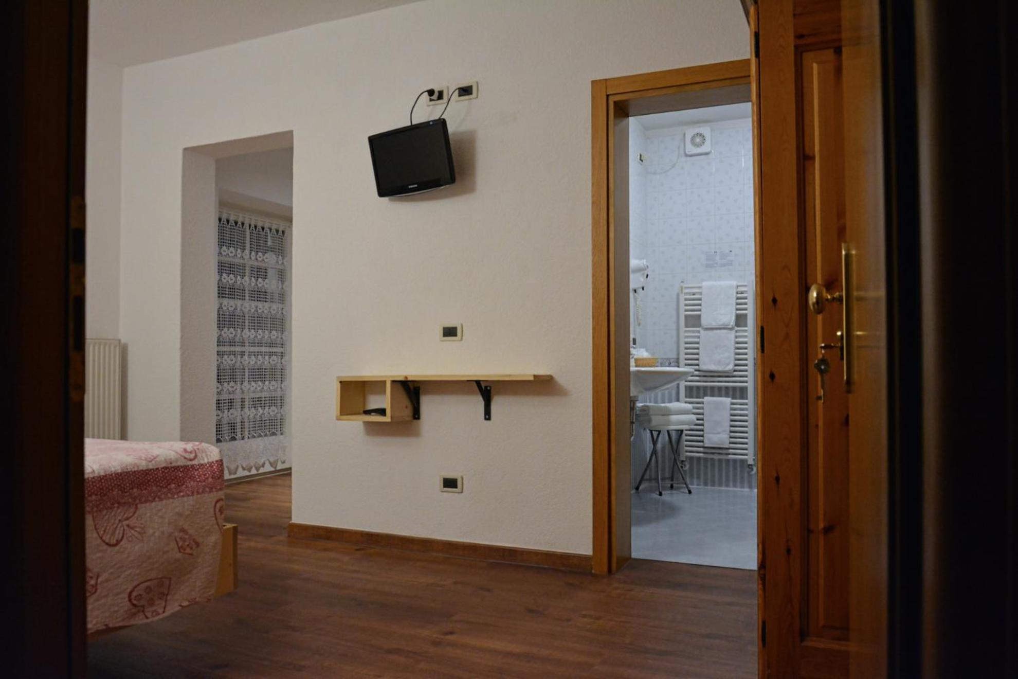 Hotel Nes Crepes Pozza di Fassa Pokój zdjęcie