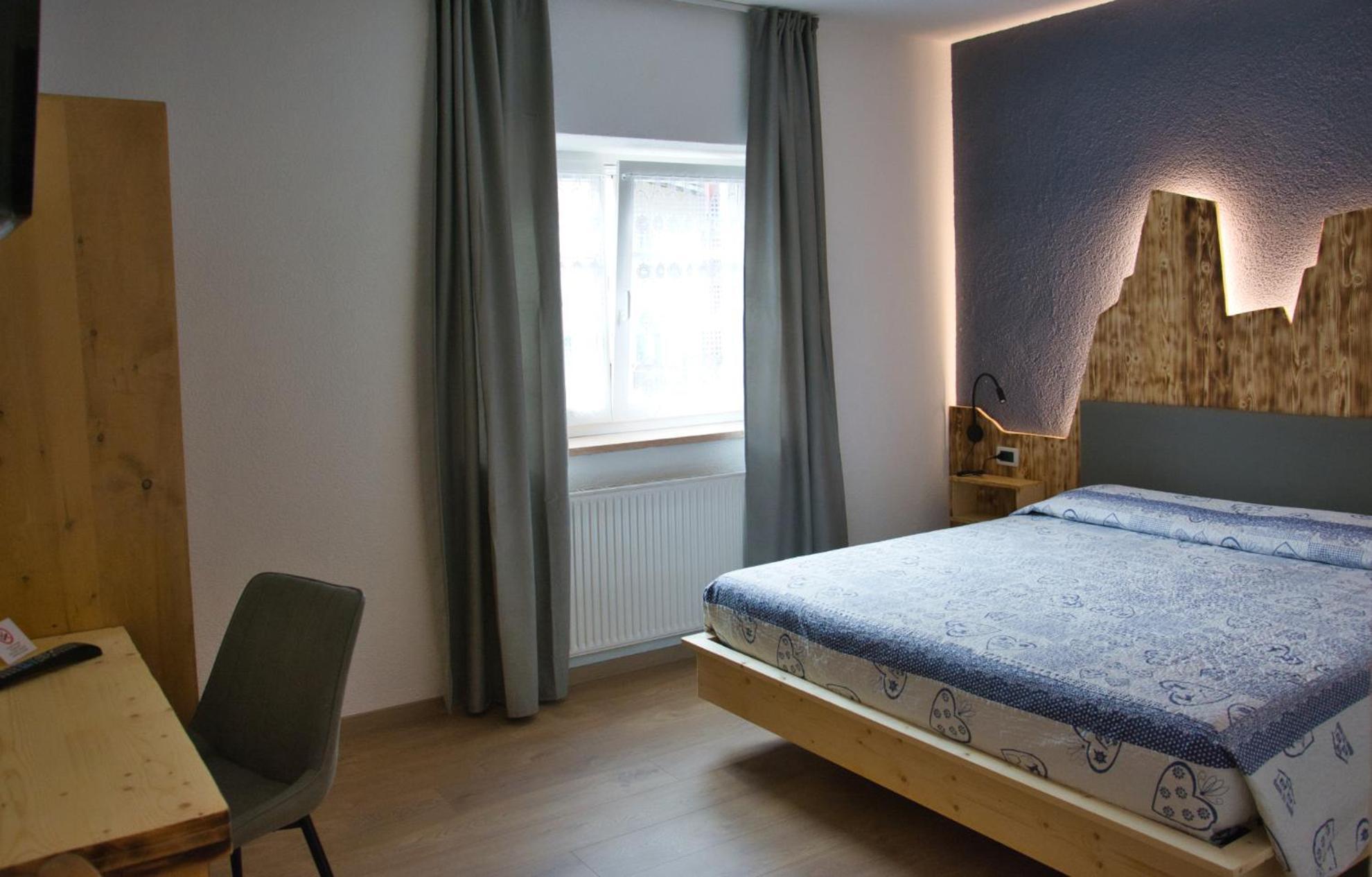 Hotel Nes Crepes Pozza di Fassa Pokój zdjęcie