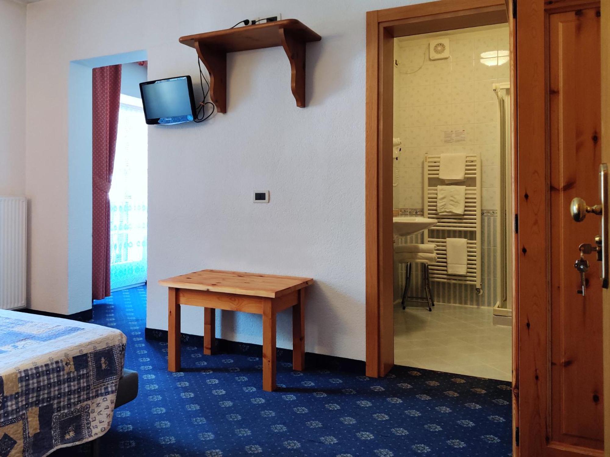Hotel Nes Crepes Pozza di Fassa Zewnętrze zdjęcie