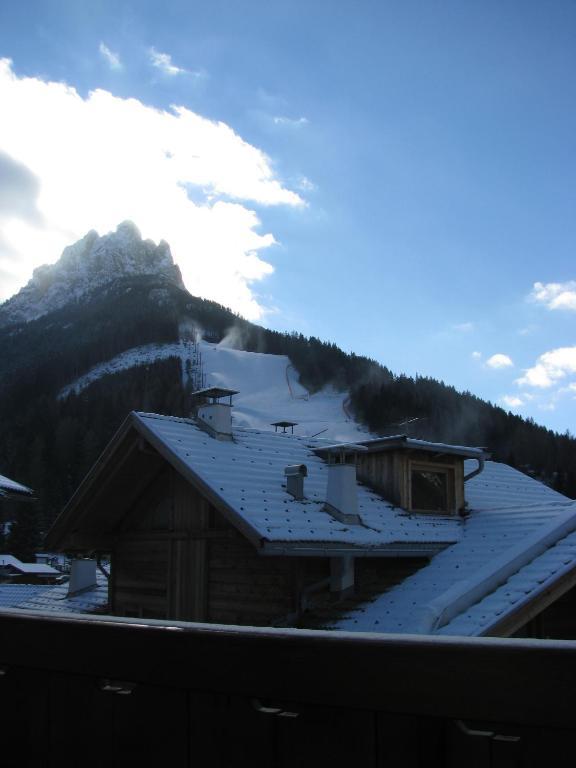 Hotel Nes Crepes Pozza di Fassa Zewnętrze zdjęcie