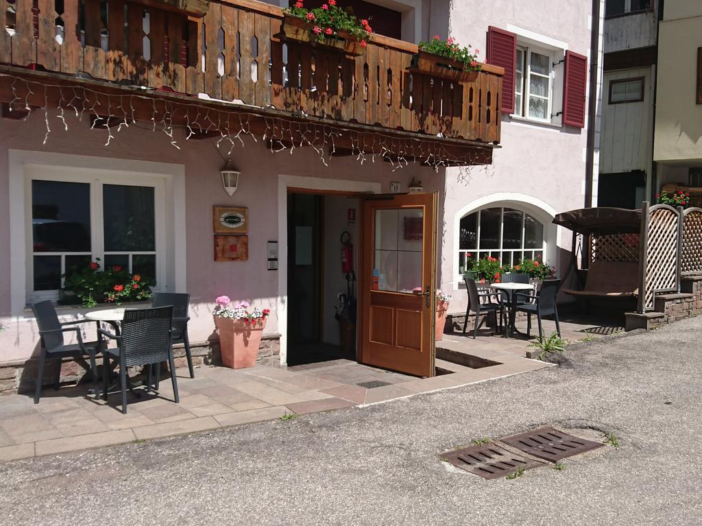 Hotel Nes Crepes Pozza di Fassa Zewnętrze zdjęcie