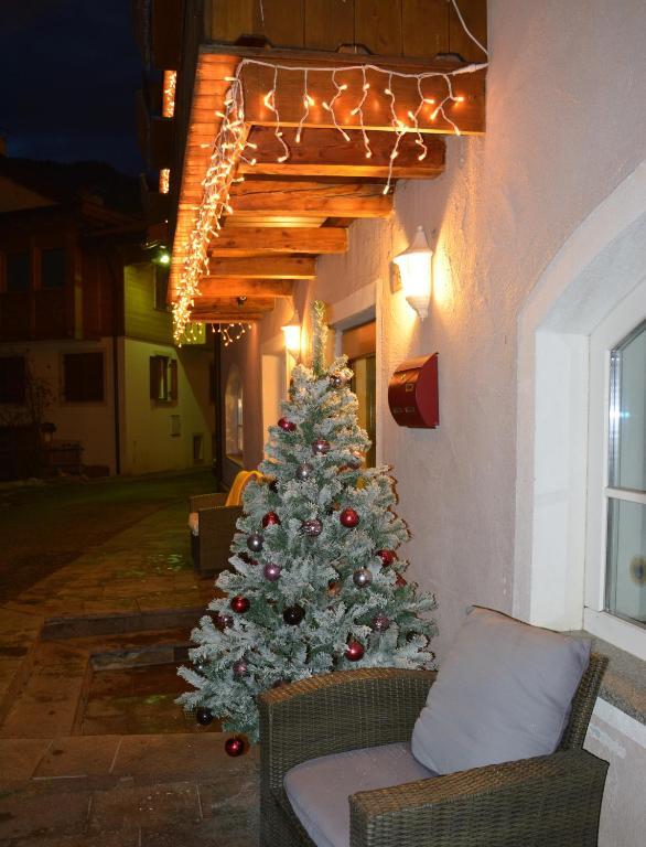 Hotel Nes Crepes Pozza di Fassa Zewnętrze zdjęcie
