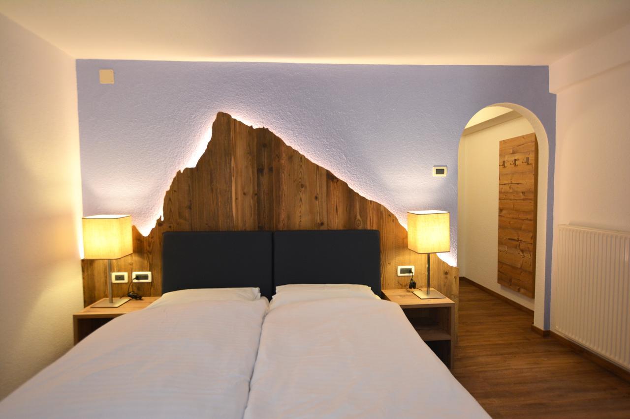 Hotel Nes Crepes Pozza di Fassa Zewnętrze zdjęcie
