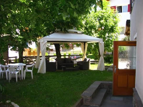 Hotel Nes Crepes Pozza di Fassa Zewnętrze zdjęcie
