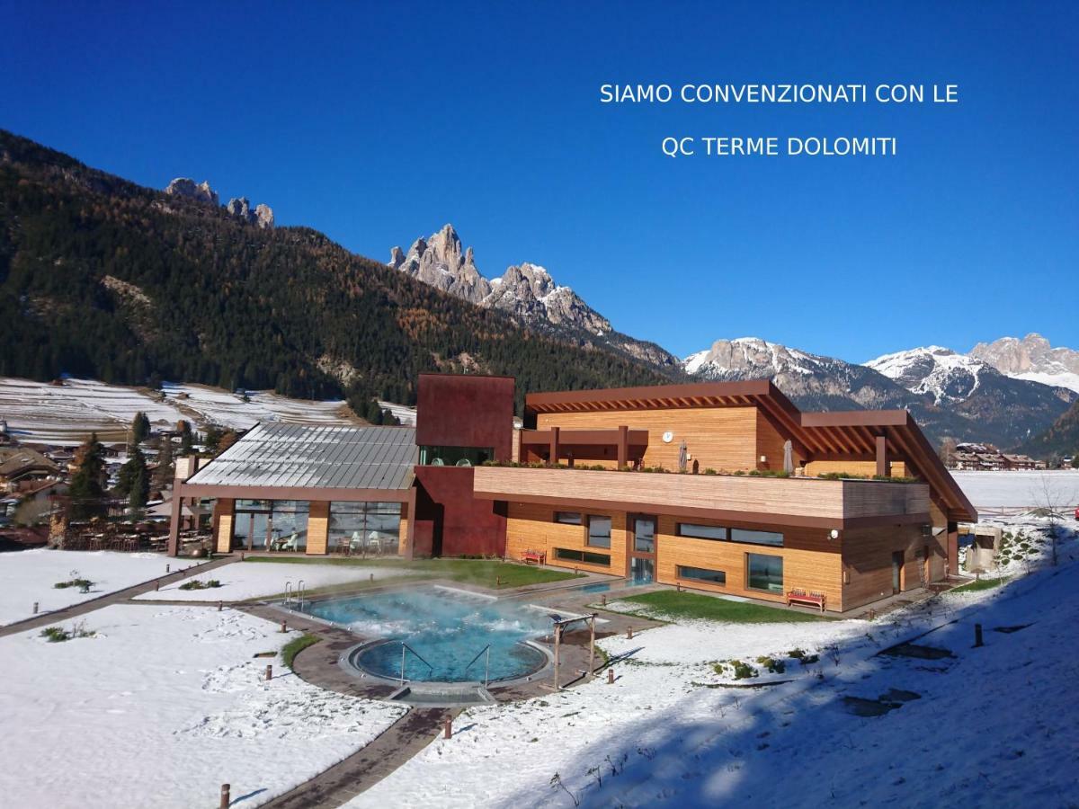 Hotel Nes Crepes Pozza di Fassa Zewnętrze zdjęcie